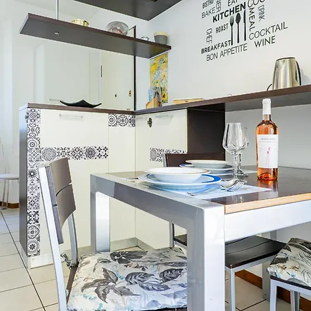 Center House Via Anghileri Lejlighed