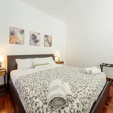 Center House Via Anghileri Apartment