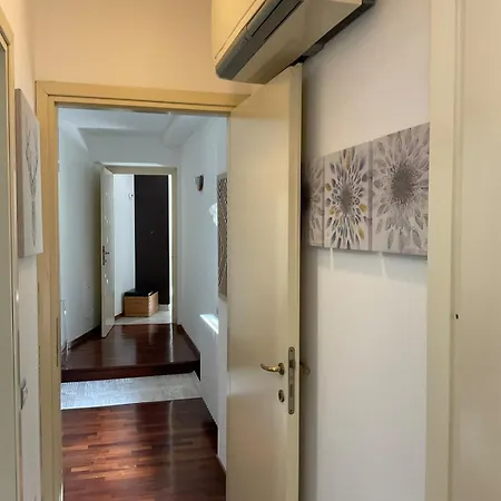 Apartment Center House Via Anghileri