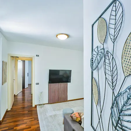 Apartment Center House Via Anghileri *