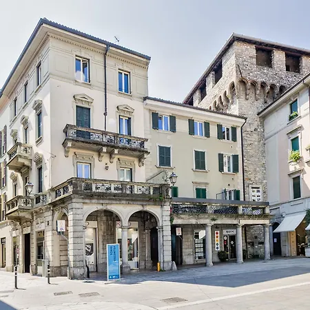 Center House Via Anghileri Διαμέρισμα *