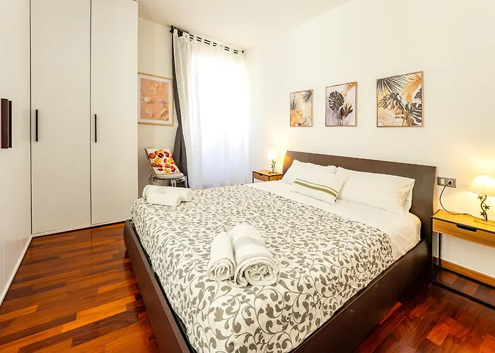 Center House Via Anghileri *