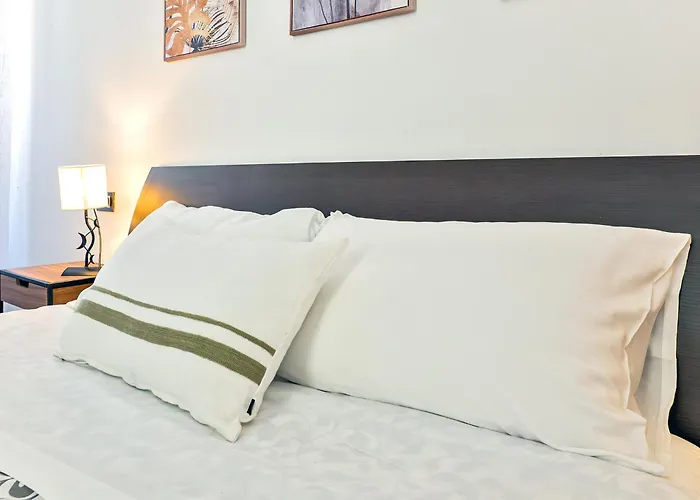 Center House Via Anghileri *