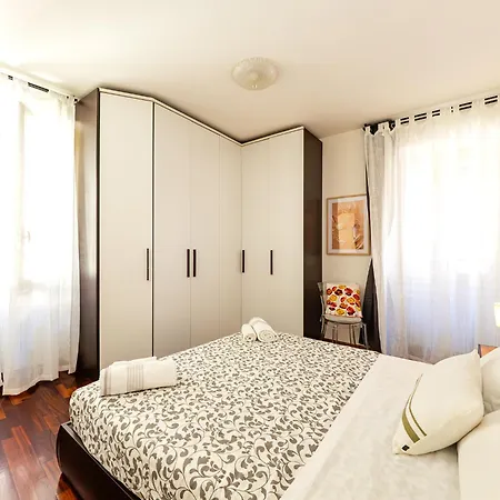 Center House Via Anghileri شقة ليكو