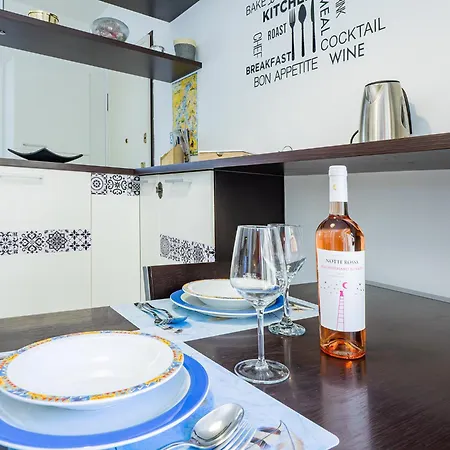 Center House Via Anghileri شقة *